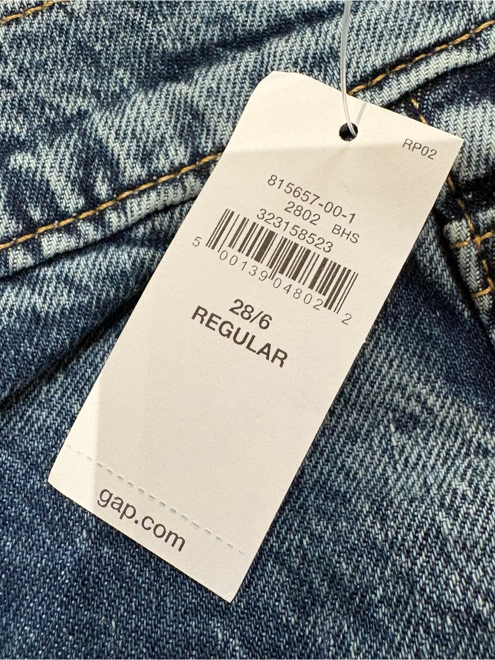 NWT….GAP low rise 90’s loose fit indigo medium jeans - Picture 5 of 5